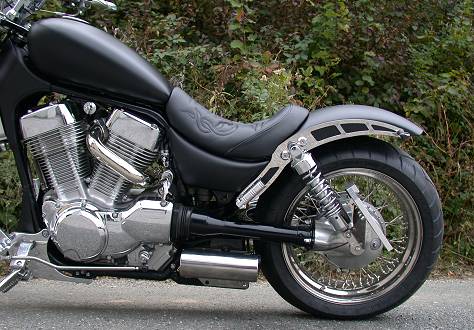 Suzuki VS 1400 Intruder Noir